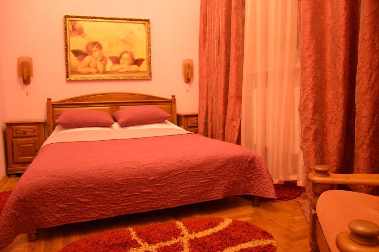 Knaus Apartments Chernivtsi Exterior photo